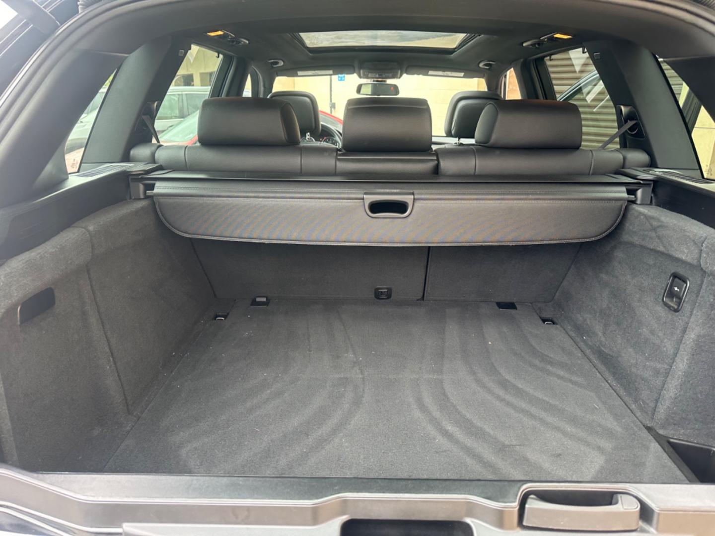 2013 Black /Black BMW X5 Leather (5UXZV4C59DL) with an 6 cylinder engine, Automatic transmission, located at 30 S. Berkeley Avenue, Pasadena, CA, 91107, (626) 248-7567, 34.145447, -118.109398 - Are you on the hunt for your next vehicle but struggling with a less-than-perfect credit history? Look no further! Our dealership proudly serves Pasadena, Altadena, Glendale, and surrounding areas, offering a diverse selection of high-quality used Buy Here Pay Here (BHPH) vehicles tailored to meet y - Photo#21